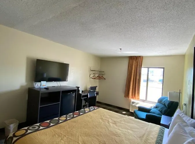 Super 8 By Wyndham Motel 2*