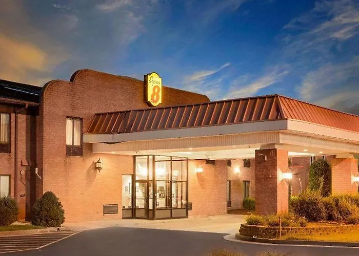 Super 8 By Wyndham Motel