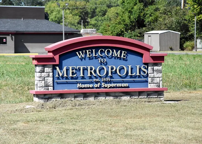 Super 8 By Wyndham Metropolis