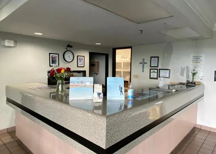 Super 8 By Wyndham Motel 2*