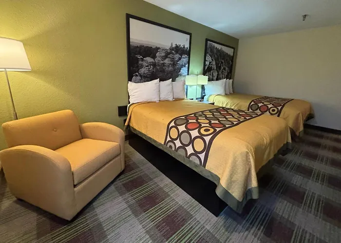 Super 8 By Wyndham Motel