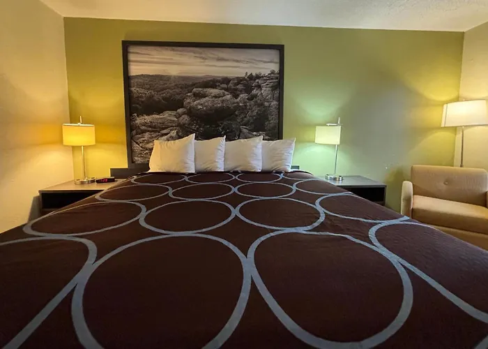 Super 8 By Wyndham Motel Metropolis