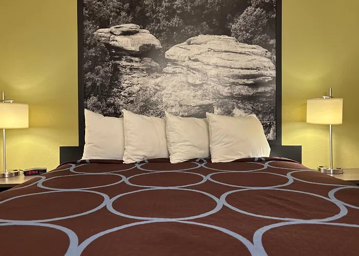 Super 8 By Wyndham Motel