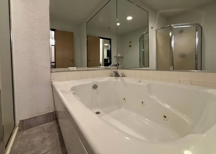Super 8 By Wyndham Motel Metropolis