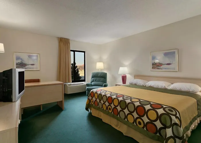 Super 8 By Wyndham Motel 2*